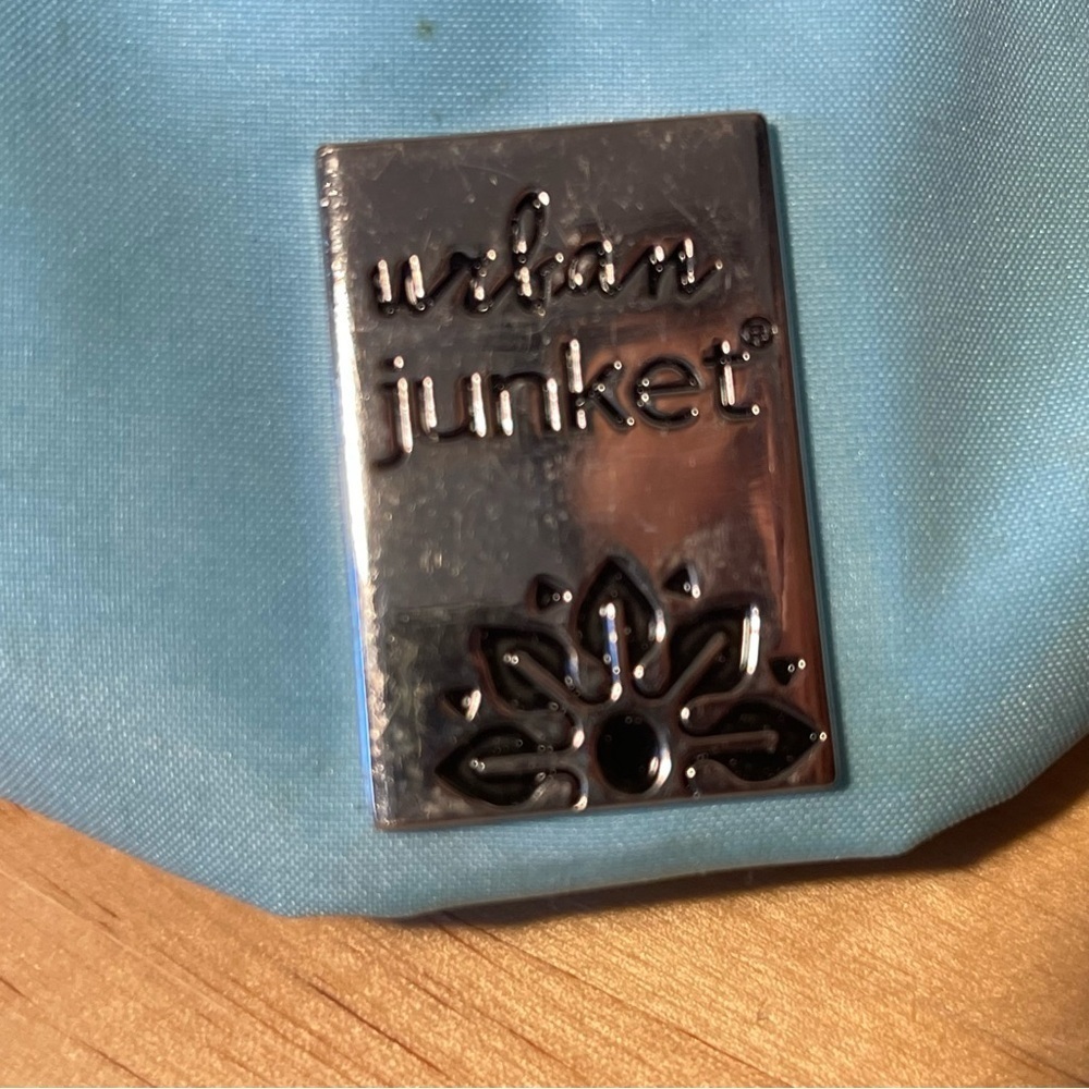 Urban Junket Flower Wristlet - Picture 8 of 9